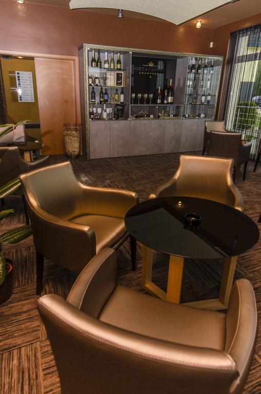 Port Club Pension & Restaurant Namiestów Zewnętrze zdjęcie