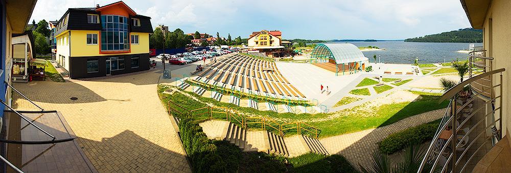 Port Club Pension & Restaurant Namiestów Zewnętrze zdjęcie