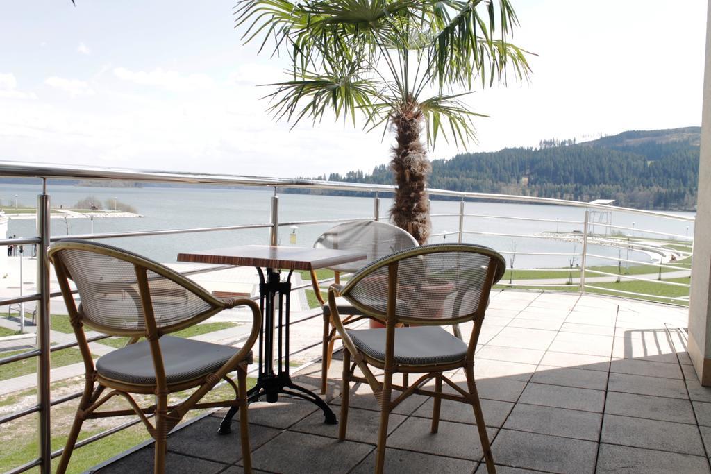 Port Club Pension & Restaurant Namiestów Zewnętrze zdjęcie